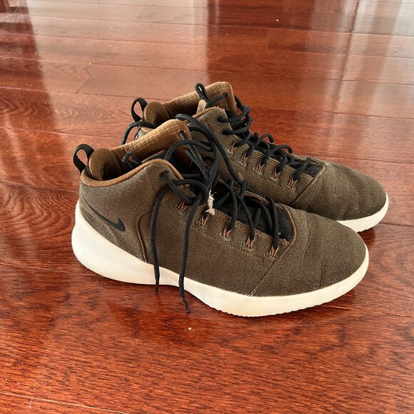 Nike Lightweight Shoes in Green [US9.5] - Picture 2 of 4